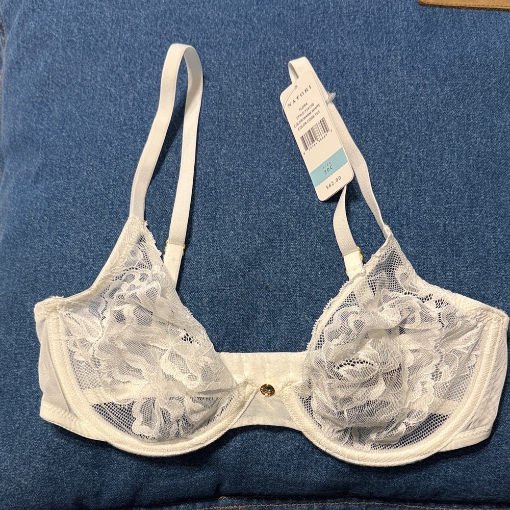 NWT: Natori White Lace Underwire Bra